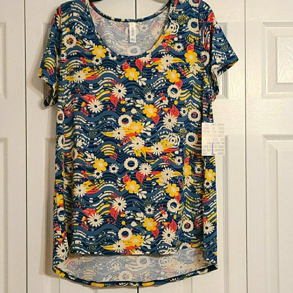 LuLaRoe Classic Tee Shirt Large (L)
